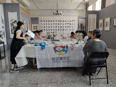 傳統(tǒng)文化在身邊--手繪中國團(tuán)扇活動(dòng)